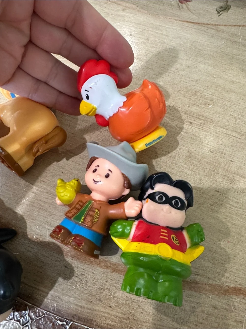 Fisher-Price Little People Caring for Animals Farm lot & robin